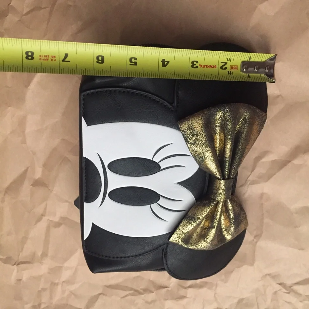 Minnie Mouse makeup bag